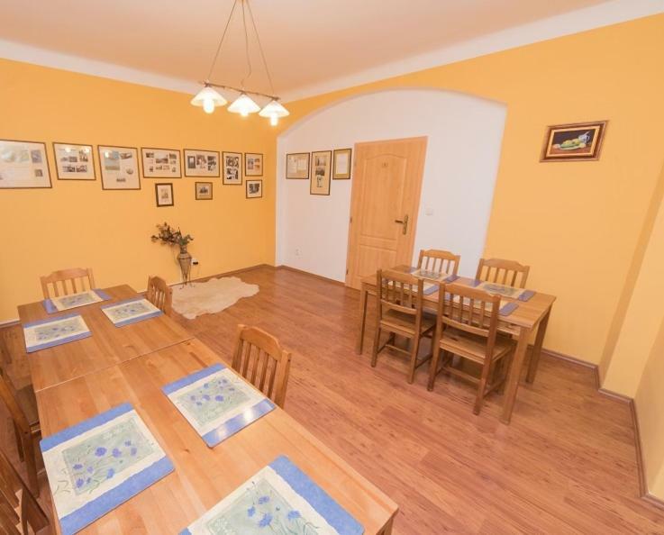 Pension U Kostela Cesky Brod Kültér fotó